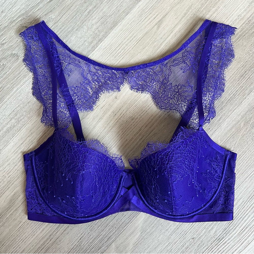Very Sexy 34D Lined Demi Victoria’s Secret Bra High Neck Lace Bralette Purple